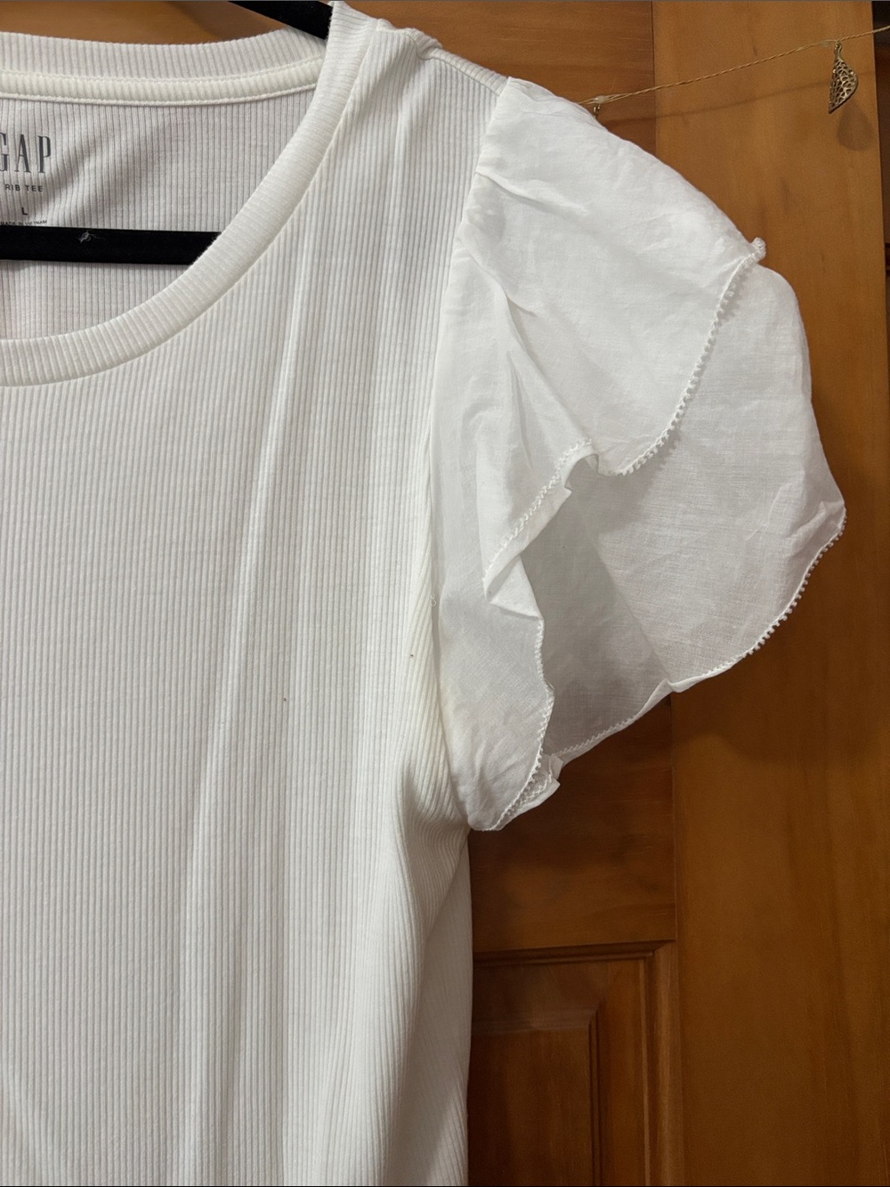 GAP White Ruffle Sleeve Ribbed Tee - Picture 3 of 7